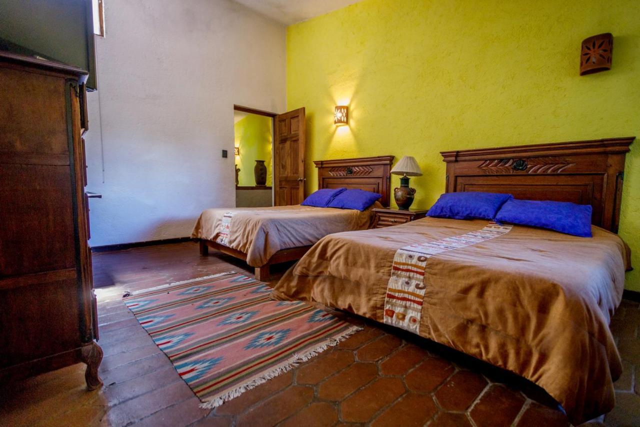 Lago Sol Hotel & Suites Tzintzuntzán Εξωτερικό φωτογραφία